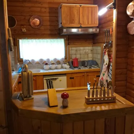 Uno Chalet Nel Bosco Alpstuga