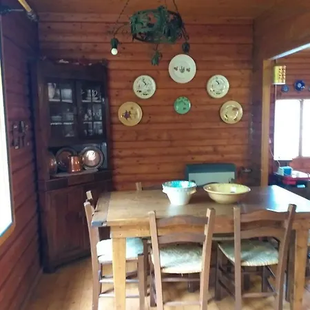 Uno Chalet Nel Bosco Alpstuga
