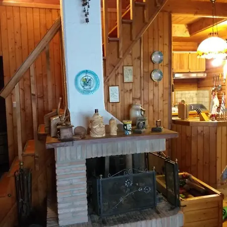 Uno Chalet Nel Bosco